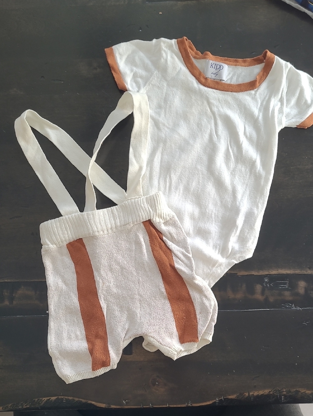 Kipp Collection Kids White Baby Bodysuit & Suspender Shorts Set — Rust Trim 24m